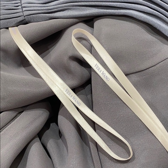 🎀 Vera Wang Dress 🎀 - Picture 6 of 6